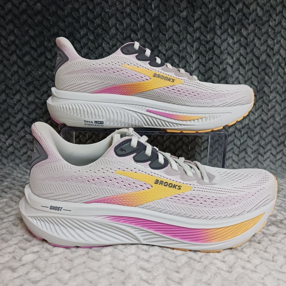 Brooks Ghost 17 Oyster Apricot Pink Women's Walking Running Shoes Size 8.5